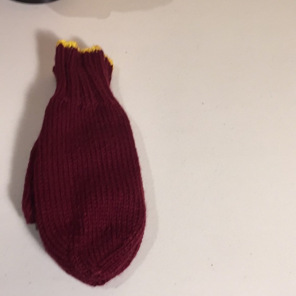 Hand Knit Child’s Winter Hat & 2 Pairs Mittens - Picture 9 of 12